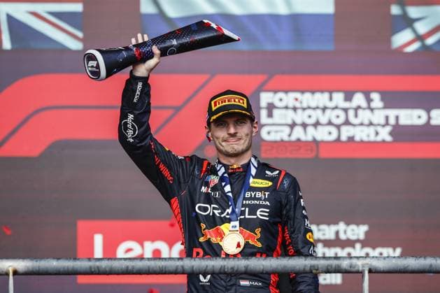 Formula 1, USA GP in Austin, Max Verstappen wins three-way battle