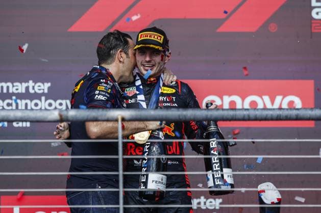 VERSTAPPEN Max (ned), Red Bull Racing RB19, portrait podium during the 2023 Formula 1 Lenovo United States Grand Prix, 18th round of the 2023 Formula One World Championship, WM, Weltmeisterschaft from October 20 to 22, 2023 on the Circuit of The Americas, in Austin, USA - F1 - US GRAND PRIX 2023 - RACE DPPI Panoramic  00123041__R3_4105