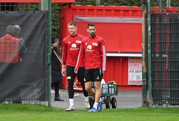 Football, men, season 2023 2024, Champions League, training of 1 FC Union Berlin at the stadium An der Alten Försterei on the day before the match against SSC Napoli, f l goalkeeper Yannic Stein 1 FC Union Berlin , Rani Khedira 1 FC Union Berlin , 23 10 2023, Copyright: xMatthiasxKochx