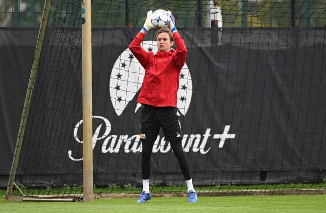 Football, men, season 2023 2024, Champions League, training of 1 FC Union Berlin at the stadium An der Alten Försterei the day before the match against SSC Napoli, goalkeeper Frederik Rönnow 1 FC Union Berlin , 23 10 2023, Copyright: xMatthiasxKochx