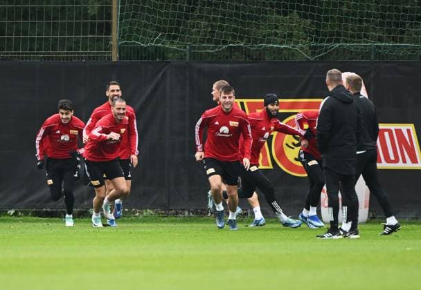 Football, men, season 2023 2024, Champions League, training of 1 FC Union Berlin at the stadium An der Alten Försterei the day before the match against SSC Napoli, v l Diogo Leite 1 FC Union Berlin , Leonardo Bonucci 1 FC Union Berlin , Rani Khedira 1 FC Union Berlin , Robin Knoche 1 FC Union Berlin , Aissa Laidouni 1 FC Union Berlin , 23 10 2023, Copyright: xMatthiasxKochx
