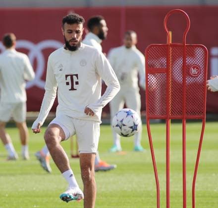 Munich, Germany 23 October 2023 football, men, season 2023 2024, FC Bayern Munich, Säbener Strasse, training ground, training, final training, Champions League Noussair Mazraoui FC Bayern Munich plays a ball