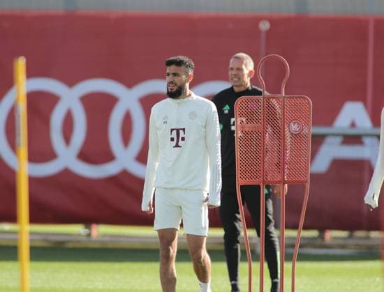 Munich, Germany 23 October 2023 football, men, season 2023 2024, FC Bayern Munich, Säbener Strasse, training ground, training, final training, Champions League Noussair Mazraoui FC Bayern Munich standing