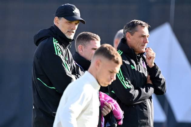 Coach Thomas TUCHEL Bayern Muenchen , Co Coach Anthony BARRY Bayern Muenchen , Co Coach Arno MICHELS Bayern Muenchen , front Joshua KIMMICH Bayern Muenchen final training FC Bayern before the CL game against Galatasaray Istanbul on 23 10 2023,