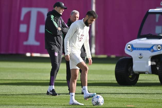 Noussair Mazraoui Bayern Muenchen , hi coach Thomas TUCHEL Bayern Muenchen final training FC Bayern before the CL match against Galatasaray Istanbul on 23 10 2023,