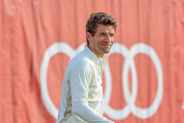 Thomas Mueller FC Bayern Muenchen, 25 laughing on the way to the training, final training FC Bayern Muenchen, football, season 23 24, 23 10 2023, final training FC Bayern Muenchen, football, season 23 24, 23 10 2023 Muenchen Copyright: xEibner-Pressefoto JennixMaulx EP_JML