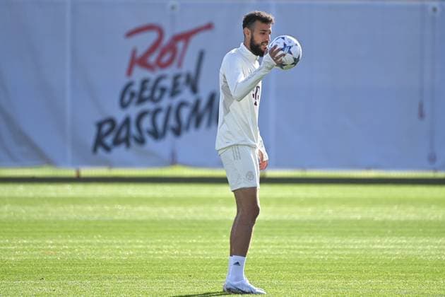 Noussair Mazraoui Bayern Muenchen in front of banner RED AGAINST RACISM action,single action,single image,crop,full body shot,whole figure final training FC Bayern before CL match against Galatasaray Istanbul on 23 10 2023,