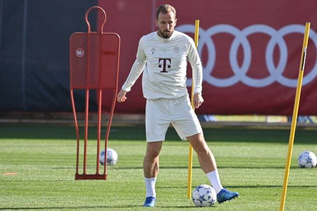 Harry KANE Bayern Muenchen , on the ball, action,single action,single image,crop,full body shot,whole figure final training FC Bayern before CL match against Galatasaray Istanbul on 23 10 2023,