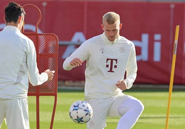 4 Matthijs de Ligt, on the ball, portrait, portrait, football Final training of FC Bayern Muenchen before the UEFA Champions League match against Galatasaray Istanbul 23 10 2023 Training ground, Saebenerstr PHOTO Mladen Lackovic LakoPress