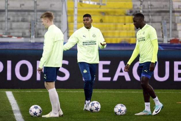 LENS - Patrick van Aanholt of PSV Eindhoven during the MD-1 training session prior to the UEFA Champions League group B match against RC Lens at the Stade Bollaert-Delelis on October 23, 2023 in Lens, France. ANP MAURICE VAN STEEN UEFA Champions League MD-1 2023 2024 xVIxANPxSportx xxANPxIVx 481919054 originalFilename: 481919054.jpg