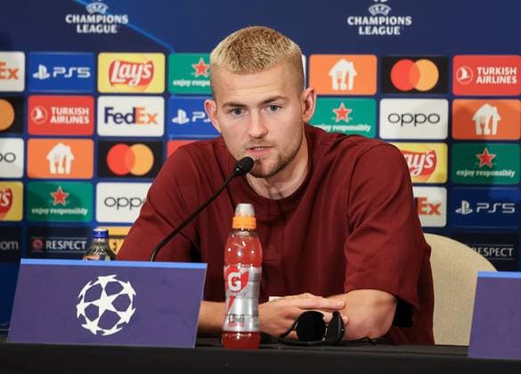 Matthijs de Ligt, Bayern Muenchen, press conference Galatasaray Istanbul vs Bayern Muenchen, Champions League, group stage, season 2023 24, 23 10 2023, press conference Galatasaray Istanbul vs Bayern Muenchen, Champions League, group stage, season 2023 24, 23 10 2023, Istanbul Copyright: xEibner-Pressefoto JoergxNiebergax EP_EER