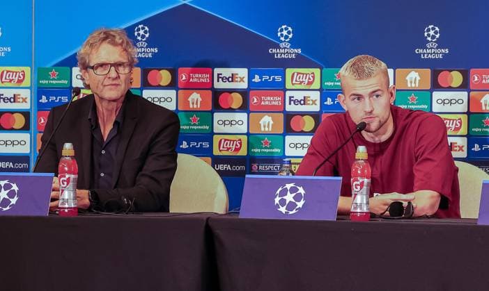 Dieter Nickles, Bayern press spokesman, Matthijs de Ligt, press conference Galatasaray Istanbul vs Bayern Muenchen, Champions League, group stage, season 2023 24, 23 10 2023, press conference Galatasaray Istanbul vs Bayern Muenchen, Champions League, group stage, season 2023 24, 23 10 2023, Istanbul Copyright: xEibner-Pressefoto JoergxNiebergax EP_EER