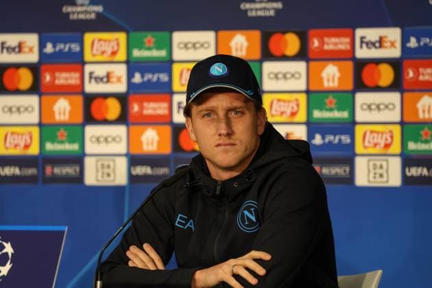 Rudi Gacia s press conference, PK, Pressekonferenz for the 2023 24 Champions League match, between the teams of Union Berlin vs SSC Napoli Berlin 23 10 2023, during the press conference of Rudi Garcia coach of SSC Napoli valid for the Champions League 2023 24, between the teams of Union Berlin vs SSC Napoli at the Olympiastadion in Berlin In picture : Piotr Zielinski of SSC Napoli Berlino Olympiastadion berlin Germania Copyright: xFABIOxSASSOxFABIOxSASSOx 2L8A3778