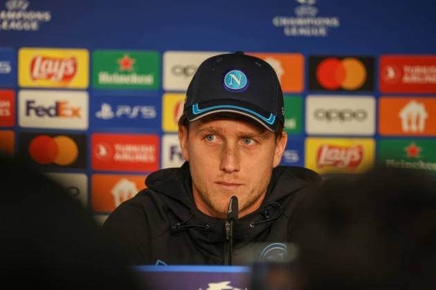 Rudi Gacia s press conference, PK, Pressekonferenz for the 2023 24 Champions League match, between the teams of Union Berlin vs SSC Napoli Berlin 23 10 2023, during the press conference of Rudi Garcia coach of SSC Napoli valid for the Champions League 2023 24, between the teams of Union Berlin vs SSC Napoli at the Olympiastadion in Berlin In picture : Piotr Zielinski of SSC Napoli Berlino Olympiastadion berlin Germania Copyright: xFABIOxSASSOxFABIOxSASSOx 2L8A3795