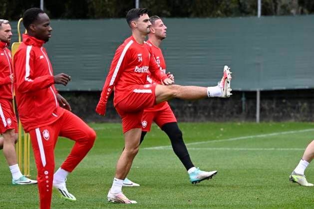 Football, CL, Royal Antwerp, Training