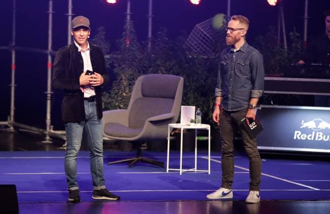 TENNIS - ATP, Tennis Herren Erste Bank Open VIENNA,AUSTRIA,24.OCT.23 - TENNIS - ATP World Tour, Erste Bank Open, side event, Fifteen Seconds Sports. Image shows Dieter Kalt and presenter Daniel Cronin.  GEPAxpictures xWalterxLuger