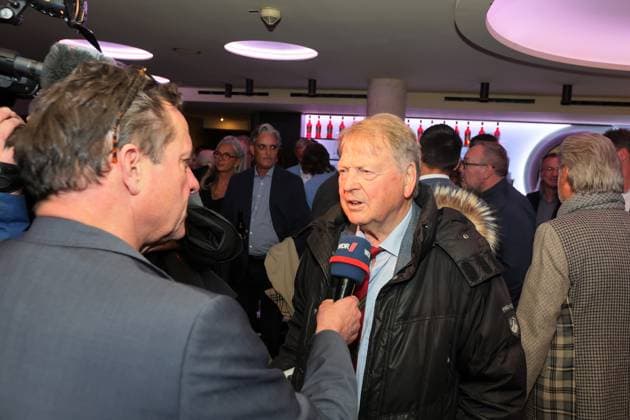 Premiere Daum Triumphs Scandals, 24 10 2023, Karl Heinz Thielen interviewed by WDR, Bild
