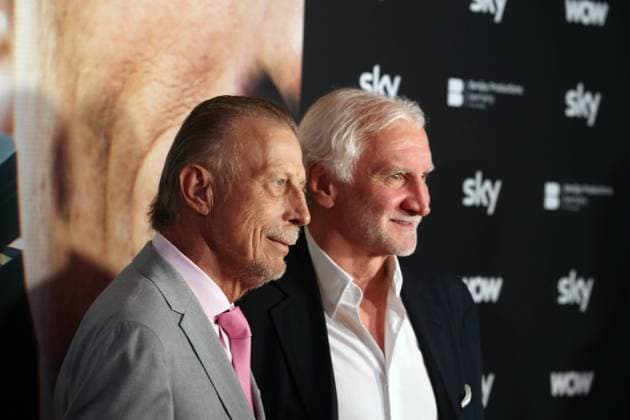 Premiere Daum triumphs scandals, 24 10 2023, from left Christoph Daum, Michael Ballack, picture