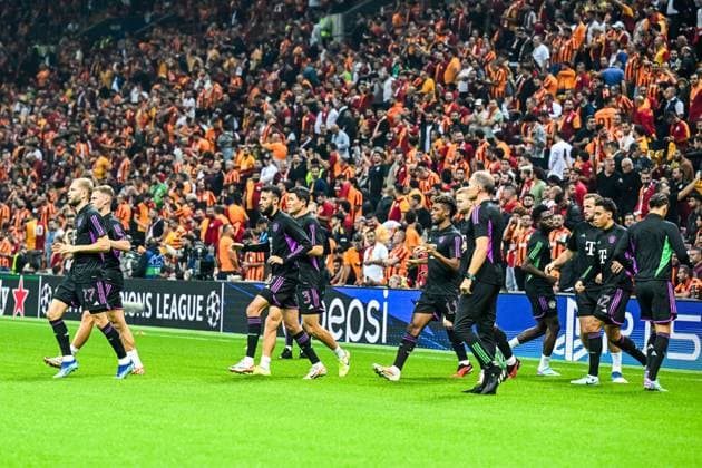 ISTANBUL - Bayern Munich players during the UEFA Champions League Group A match between Galatasaray and FC Bayern Munich at the Rams Global Stadium on October 24 in Istanbul, Turkey. ANP Hollandse Hoogte UEFA Champions League 2023 24 2023 2024 xVIxANPxSportx xGerritxvanxKeulenxIVx 481999308 originalFilename: 481999308.jpg
