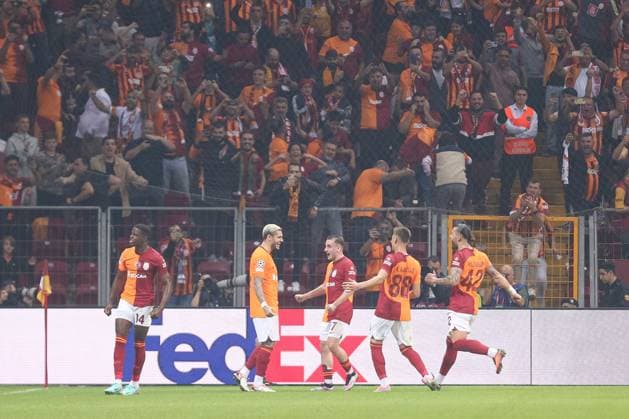 EDITORIAL USE ONLY No use with unauthorised audio, video, data, fixture lists, club league logos or live services. Online in-match use limited to 120 images, no video emulation. No use in betting, games or single club league player publications. Galatasaray v Bayern Munich, UEFA Champions League, Group A, Football, RAMS Park, Istanbul, Turkiye - 24 Oct 2023 EDITORIAL USE ONLY No use with unauthorised audio, video, data, fixture lists, club league logos or live services. Online in-match use limited to 120 images, no video emulation. No use in betting, games or single club league player publications. Copyright: xJakexKirkman Shutterstockx 14164165k