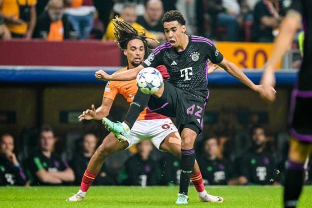 ISTANBUL - (l-r) Sacha Boey of Galatasaray, Jamal Musiala of FC Bayern Munich during the UEFA Champions League Group A match between Galatasaray and FC Bayern Munich at the Rams Global Stadium on October 24 in Istanbul, Turkey. ANP Hollandse Hoogte UEFA Champions League 2023 24 2023 2024 xVIxANPxSportx xGerritxvanxKeulenxIVx 482003629 originalFilename: 482003629.jpg