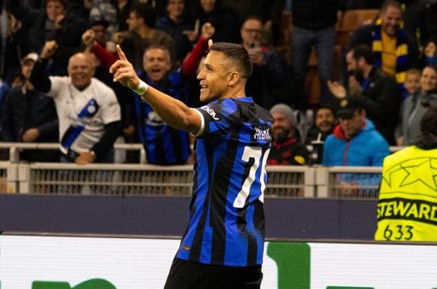 Inter Alexis Sanchez celebrate during Inter - FC Internazionale vs FC Salzburg, UEFA Champions League football match in Milan, Italy, October 24 2023  Copyright: xNicolasxMorassutti IPAxSportx xix xx IPA_41188639 IPA_IPA41188639