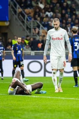 SOCCER - UEFA CL, Inter vs RBS MILAN,ITALY,24.OCT.23 - SOCCER - UEFA Champions League, group stage, FC Internazionale Milano vs Red Bull Salzburg. Image shows Oumar Solet and Strahinja Pavlovic (RBS).  GEPAxpictures xGintarexKarpaviciute