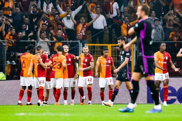 Cheers after 1 1 for Istanbul, Galatasaray Istanbul vs FC Bayern Muenchen, Football, Champions League, Group Stage, Season 2023 24, Matchday 3, 24 10 2023 Galatasaray Istanbul vs FC Bayern Muenchen, Football, Champions League, Group Stage, Season 2023 24, Matchday 3, 24 10 2023, Copyright: xEibner-Pressefoto JoergxNiebergax EP_EER