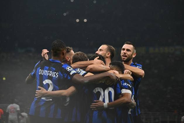 Hakan Calhanoglu of Fc Inter and team Inter FC celebrating after a goal during the UEFA Champions League match between Inter FC Internazionale and FC Salzburg , on October 24, 2023, at Giuseppe Meazza San Siro Siro stadium in Milan, Italy. Photo Tiziano Ballabio  Copyright: xTizianoxBallabio IPAxSportx xipax xx IPA_41189604 IPA_IPA41189604