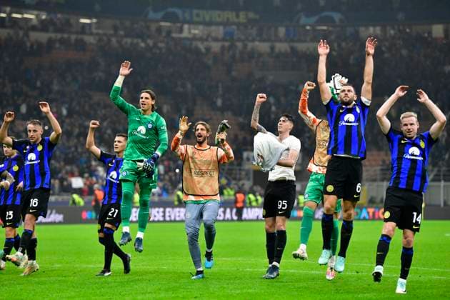 Inter v FC Salzburg, UEFA Champions League football, Milano, Italy Milano, Italy. 24th, October 2023. The players of Inter seen celebrate the victory after the UEFA Champions League match between Inter and FC Salzburg at Giuseppe Meazza in Milano. Milano Italy  Copyright: xGonzalesxPhoto TommasoxFimianox
