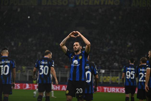 FC Internazionale v FC Salzburg: Group D - UEFA Champions League 2023 24 Hakan Calhanoglu of Fc Inter celebrating after a goal during the UEFA Champions League match between Inter FC Internazionale and FC Salzburg , on October 24, 2023, at Giuseppe Meazza San Siro Siro stadium in Milan, Italy. Photo Tiziano Ballabio Milan Italy  Copyright: xTizianoxBallabiox originalFilename:ballabio-interfci231024_npR3m.jpg