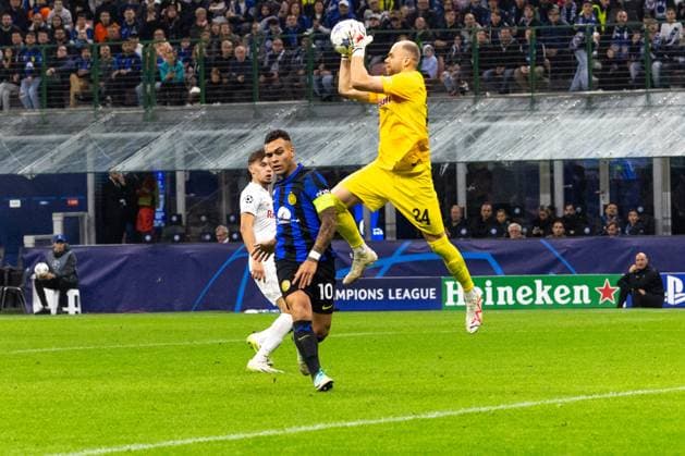 FC Internazionale v FC Salzburg: Group D - UEFA Champions League 2023 24 Alexander Schlager in action during the UEFA Champions League football match between FC Internazionale and FC Salzburg at Giuseppe Meazza Stadium in Milano, Italy, on October 24 2023 Milan Italy Italy  Copyright: xMairoxCinquettix originalFilename:cinquetti-fcintern231024_npd1a.jpg