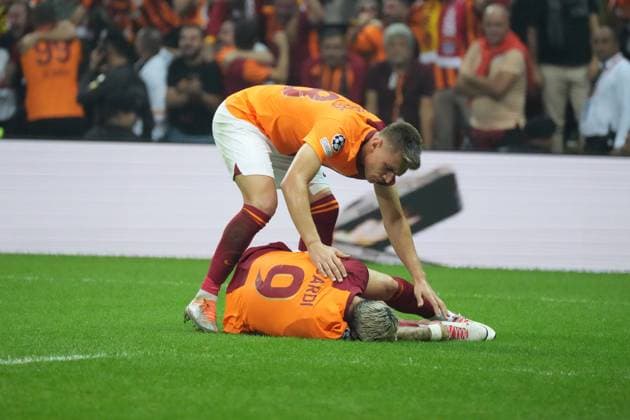 Mauro Icardi and Kazimcan Karatas of Galatasaray during the UEFA Champions League match between Galatasaray A.S. and FC Bayern München at RAMS PARK Arena on October 24, 2023 in Istanbul, Turkey. Istanbul Turkey Copyright: xSeskimPhotox Gsaray-BMunich_241023 (127)