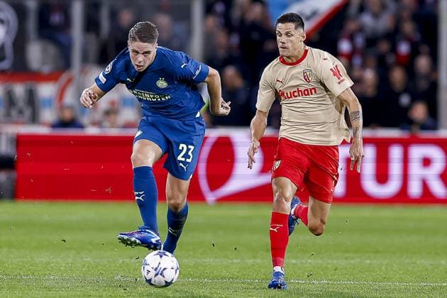 LENS - 24-10-2023, Stade Bollaert-Delelis. Football, Champions League, season 2023-2024. Lens - PSV. Joey Veerman of PSV and Florian Sotoca of RC Lens Lens - PSV  x22883175x Copyright: