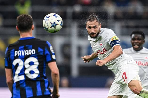 Milan, Italy, 24.10.23: Andreas Ulmer (17 Salzburg) during the Champions League Group stage match between FC Internazionale and FC Salzburg at San Siro Stadium in Milan, Italy Soccer (Cristiano Mazzi SPP) Copyright: xCristianoxMazzix xSPPx spp-en-CrMaSp-CM1_6195