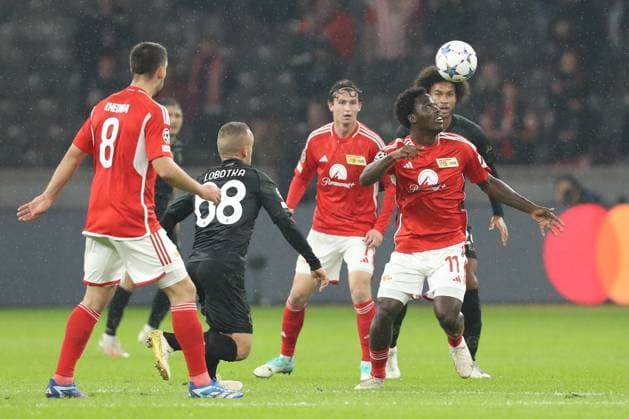 24 10 2023, xtgx, football, UEFA Champions League, 1 FC Union Berlin SSC Napoli emspor, v l David Datro Fofana Union Berlin, 11 on the ball, plays the ball DFL DFB REGULATES PROHIBIT ANY USE OF PHOTOGRAPHS as IMAGE SEQUENCES and or QUASI VIDEO Olympiastadion
