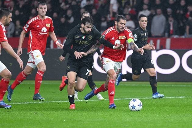 24 10 2023, Football, Champions League, Matchday 3, Season 2023 2024, 1 FC Union Berlin SSC Naples, Khvicha Kvaratskhelia SSC Naples , Christopher Trimmel Union Berlin xRHR PHOTO TKx Copyright: RHR-FOTOx RHR-FOTO TK
