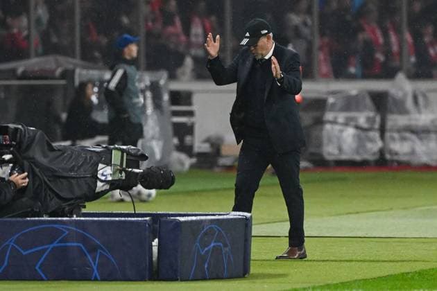 Football, Men, 2023 2024 season, UEFA Champions League Group C, Matchday 3 , 1 FC Union Berlin SSC Napoli, v l coach Urs Fischer 1 FC Union Berlin disappointed, dejected, dissatisfied, 24 10 2023, Copyright: xMatthiasxKochx