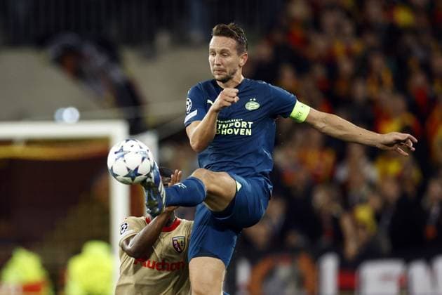 LENS - Luuk de Jong of PSV Eindhoven during the UEFA Champions League group B match between RC Lens and PSV Eindhoven at the Stade Bollaert-Delelis on October 24, 2023 in Lens, France. ANP MAURICE VAN STEEN UEFA Champions League 2023 24 2023 2024 xVIxANPxSportx xxANPxIVx 482015899 originalFilename: 482015899.jpg
