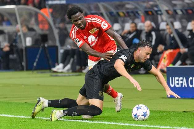 v l David Datro Fofana 1 FC Union Berlin, 11 , Amir Rrahmani SSC Napoli, 13 , duel, action, fight, GER, 1 FC Union Berlin SSC Napoli, Football, Champions League, CH LEAGUE GROUP C, Matchday 3, UEFA, 23 24, 24 10 2023, DFL REGULATES PROHIBIT ANY USE OF PHOTOGRAPHS AS IMAGE SEQUENCES AND OR QUASI VIDEO, GER, 1 FC Union Berlin SSC Napoli, Football, Champions League, UEFA, 23 24, 24 10 2023, Berlin Copyright: xUwexKoch Eibner-Pressefotox EP_UKH