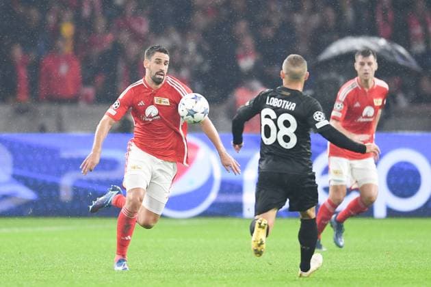 UEFA Champions League 1 FC Union Berlin vs SSC Napoli Berlin, 24 10 2023 Rani Khedira 1 FC Union Berlin, 8 , Stanislav Lobotka SSC Napoli, 68 UEFA Champions Leaguel 1 FC Union Berlin vs SSC Napoli, Olympiastadion, Berlin, 24 10 2023 Copyright: xBEAUTIFULxSPORTS LucianoxLimax