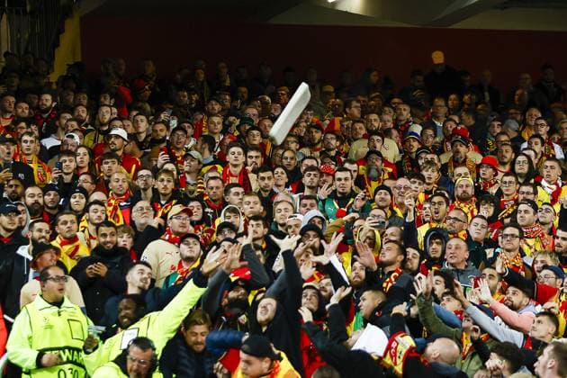 LENS - 24-10-2023, Stade Bollaert-Delelis. Football, Champions League, season 2023-2024. Lens - PSV. Lens fans throw chairs Lens - PSV  x22883433x Copyright: