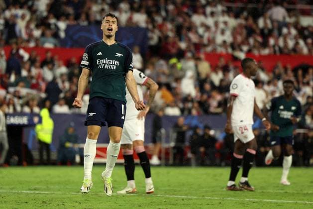 Sevilla v Arsenal Champions League 24 10 2023. GOAL 0-1! Gabriel Martinelli of Arsenal (11) celebrates scoring their side s first goal of the game during the Champions League match between Sevilla and Arsenal at the Ramon Sanchez Pizjuan Stadium, Seville, Spain on 24 October 2023. Seville Ramon Sanchez Pizjuan Stadium Andalusia Spain Editorial use only , Copyright: xGeorgexTewkesburyx PSI-18260-0031