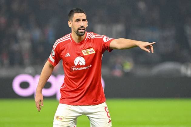 Football, men, 2023 2024 season, UEFA Champions League Group C, Matchday 3 , 1 FC Union Berlin SSC Napoli, v l Rani Khedira 1 FC Union Berlin gestures, 24 10 2023, Copyright: xMatthiasxKochx