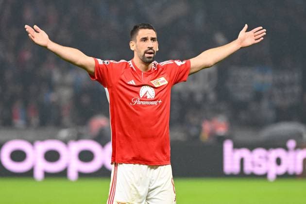 Football, men, 2023 2024 season, UEFA Champions League Group C, Matchday 3 , 1 FC Union Berlin SSC Napoli, v l Rani Khedira 1 FC Union Berlin gestures, 24 10 2023, Copyright: xMatthiasxKochx