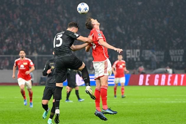 Football, Men, Season 2023 2024, UEFA Champions League Group C, Matchday 3 , 1 FC Union Berlin SSC Napoli, v l Amir Rrahmani SSC Napoli and Janik Haberer 1 FC Union Berlin in duel, 24 10 2023, Copyright: xMatthiasxKochx