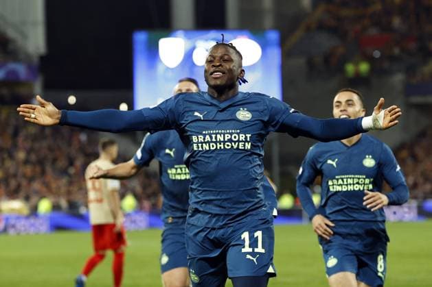 LENS - Johan Bakayoko of PSV Eindhoven celebrates the 0-1 during the UEFA Champions League group B match between RC Lens and PSV Eindhoven at the Stade Bollaert-Delelis on October 24, 2023 in Lens, France. ANP MAURICE VAN STEEN UEFA Champions League 2023 24 2023 2024 xVIxANPxSportx xxANPxIVx 482019404 originalFilename: 482019404.jpg