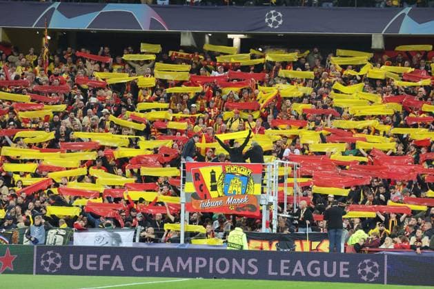 Tifo des supporters de Lens lors du match de l UEFA Champions League entre le RC Lens et le PSV Eindhoven, stade Bollaert-Delelis, le 24 octobre 2023 FOOTBALL : RC LENS vs PSV EINDHOVEN - UEFA LIGUE DES CHAMPIONS - 24 10 2023 LaurentSanson Panoramic 