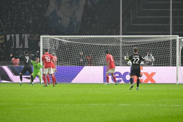 Football, Men, 2023 2024 season, UEFA Champions League Group C, Matchday 3 , 1 FC Union Berlin SSC Napoli, v l Giacomo Raspadori SSC Napoli , not in picture scores the goal to 0 1, 24 10 2023, Copyright: xMatthiasxKochx