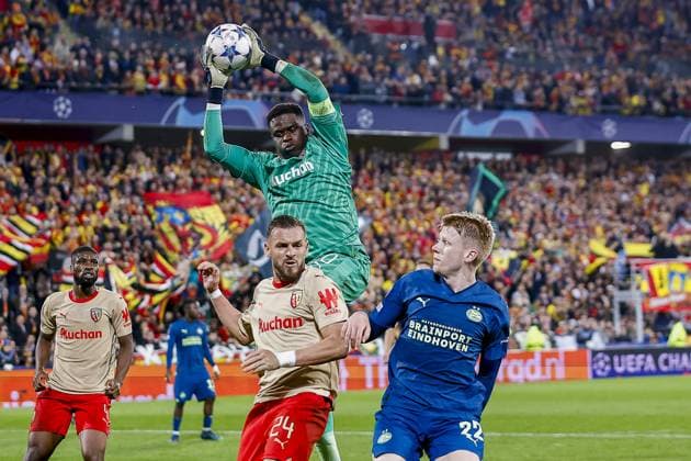 LENS - 24-10-2023, Stade Bollaert-Delelis. Football, Champions League, season 2023-2024. Lens - PSV. Safe by Goalkeeper Brice Samba of RC Lens Lens - PSV  x22883799x Copyright: